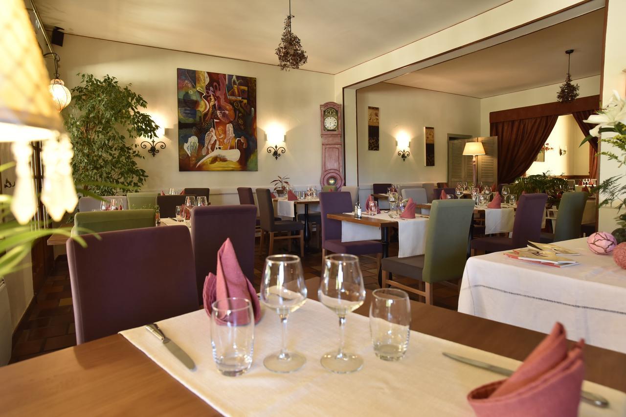 Logis Hotel-Restaurant Le Relais Hauterives Eksteriør bilde