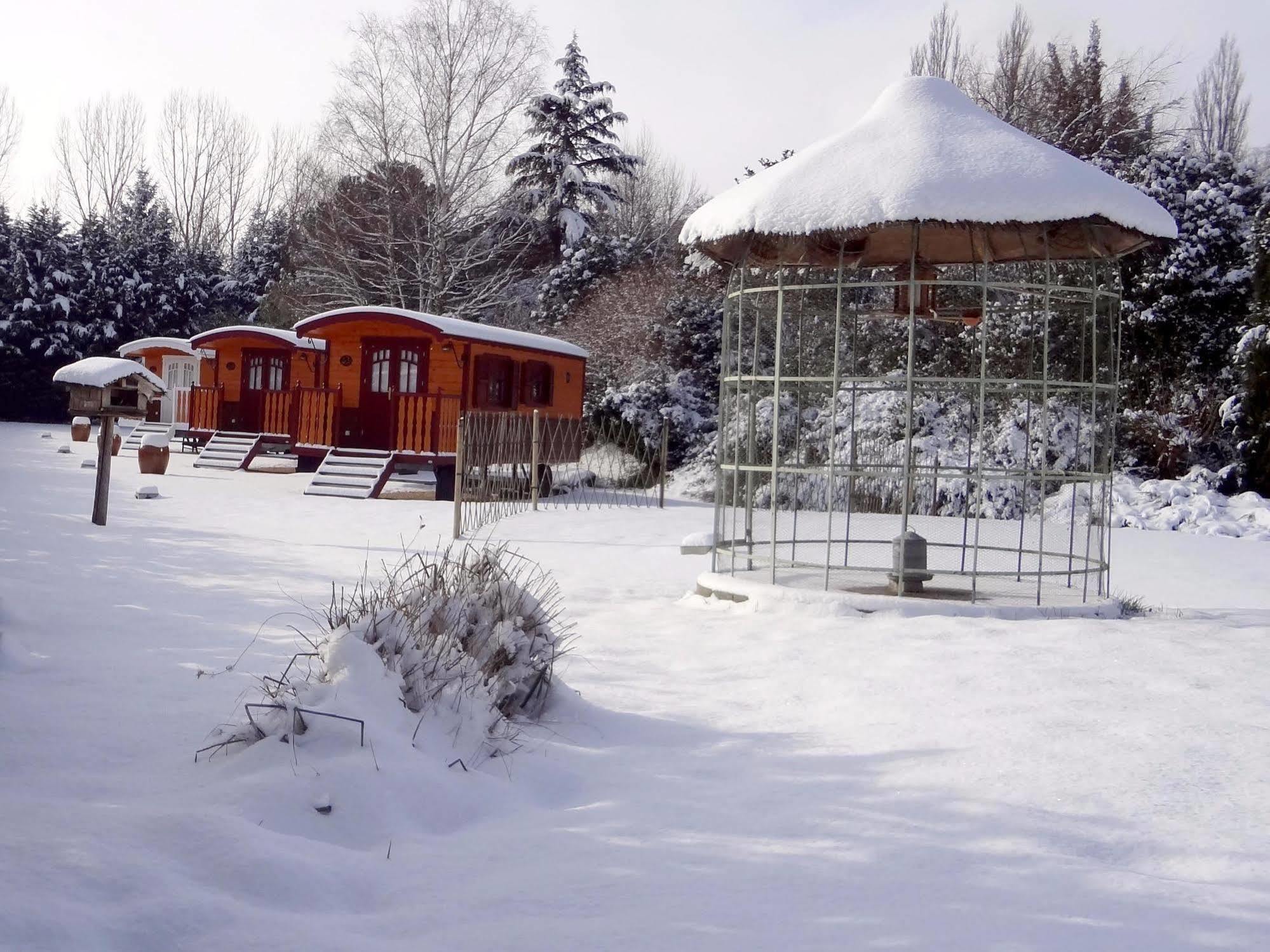 Logis Hotel-Restaurant Le Relais Hauterives Eksteriør bilde