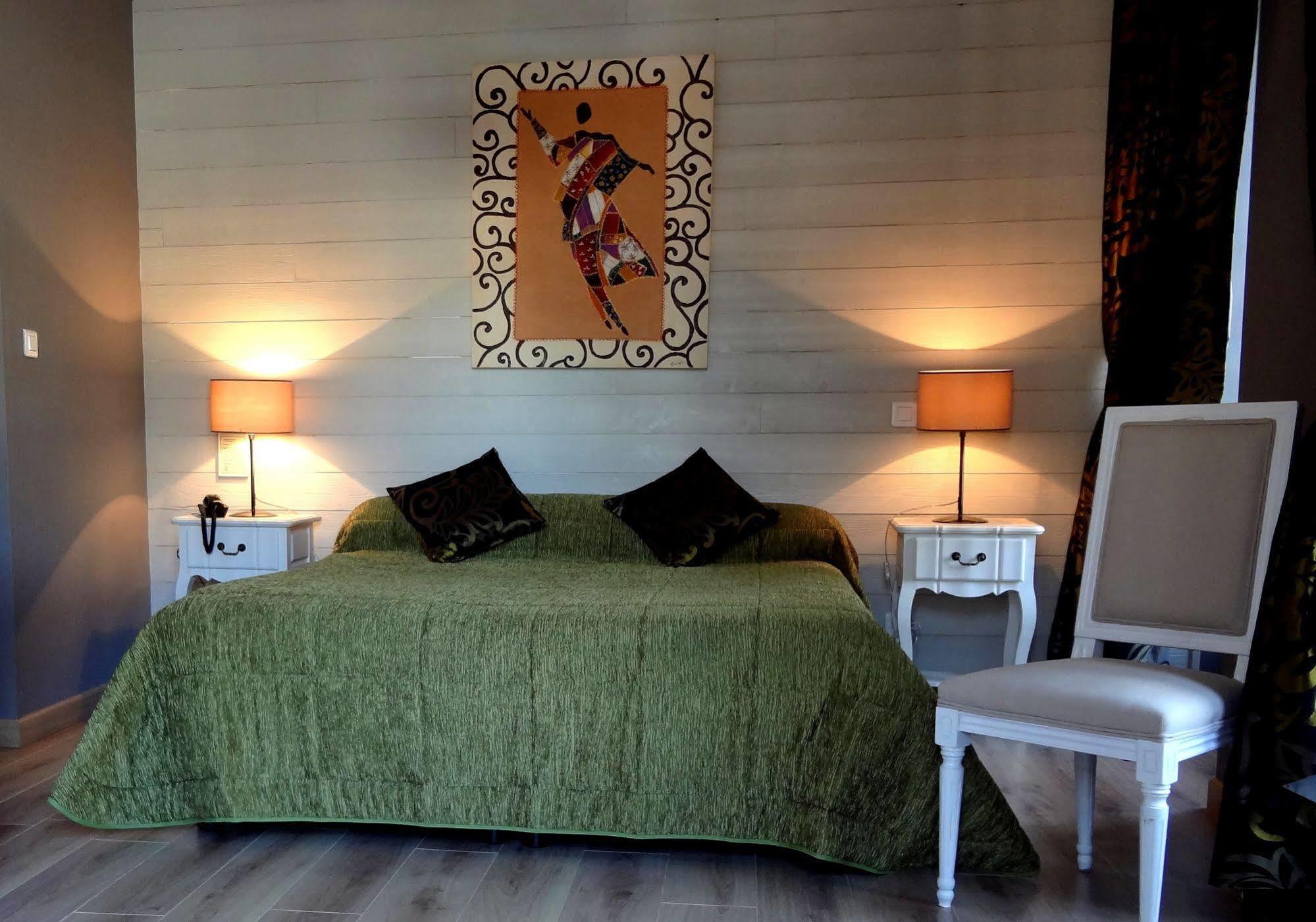 Logis Hotel-Restaurant Le Relais Hauterives Eksteriør bilde